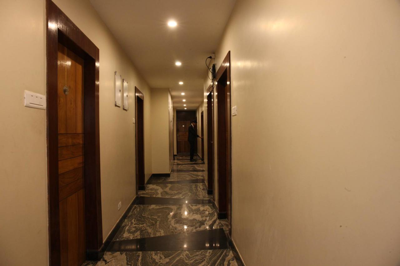 Hotel Welcome Palace อการ์ตาลา ภายนอก รูปภาพ