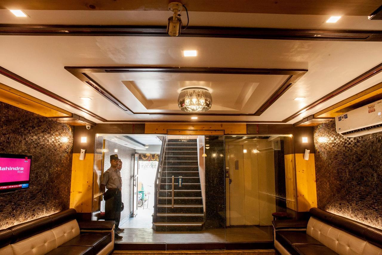 Hotel Welcome Palace อการ์ตาลา ภายนอก รูปภาพ