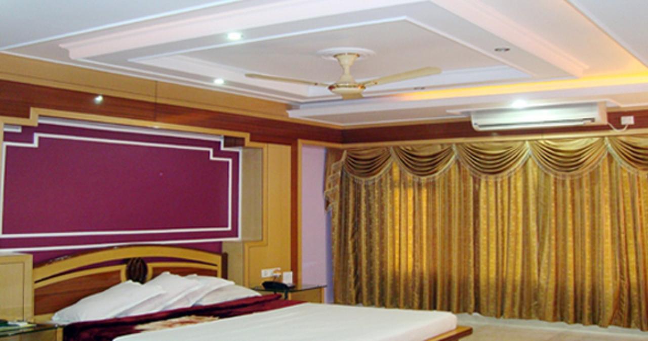 Hotel Welcome Palace อการ์ตาลา ภายนอก รูปภาพ