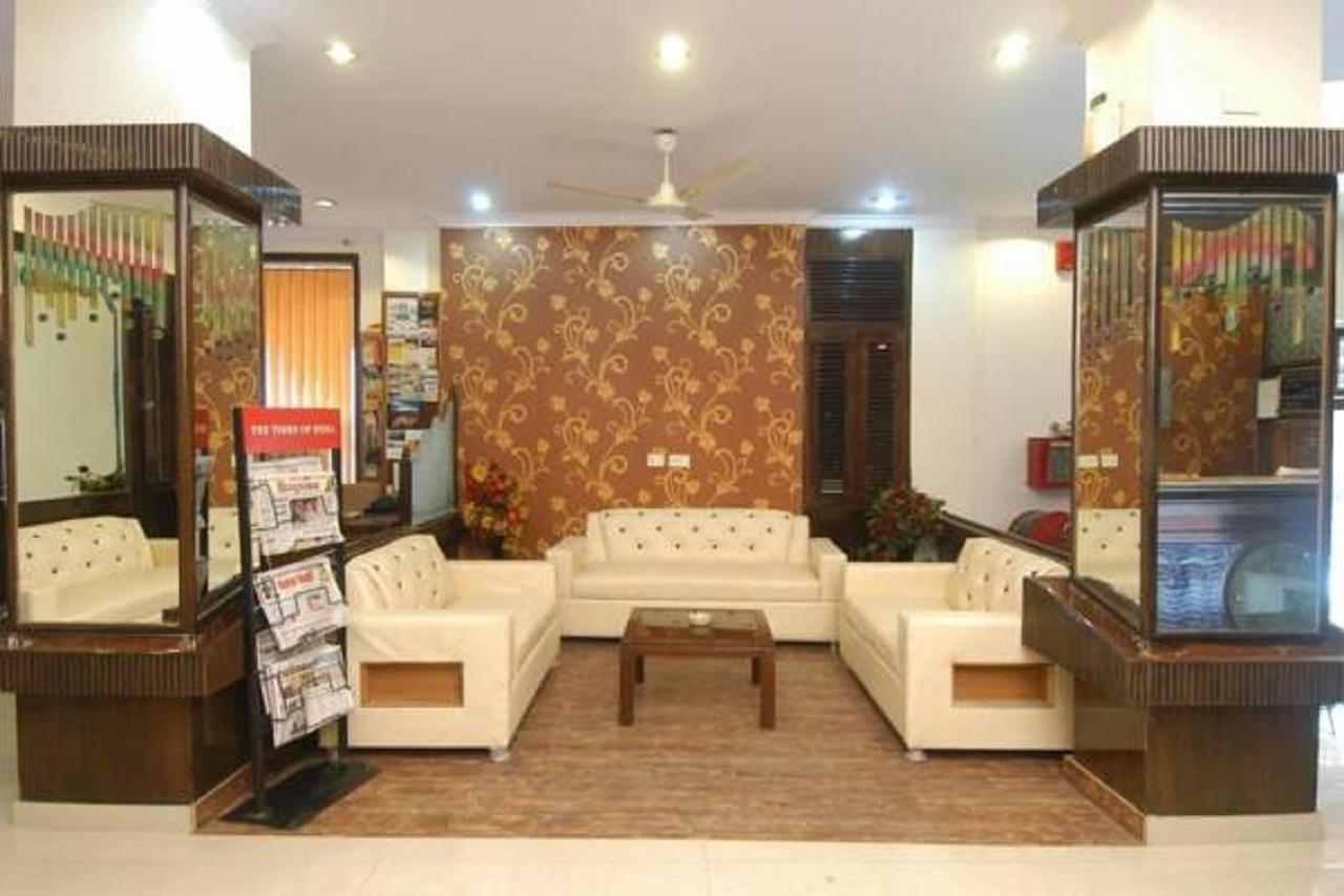 Hotel Welcome Palace อการ์ตาลา ภายนอก รูปภาพ